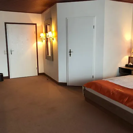 Hotell Leipziger - Flughafen Halle 3*