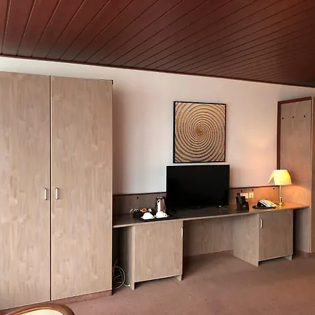 Leipziger - Flughafen Halle Hotell 3*