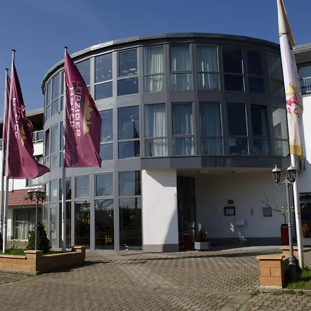 Leipziger - Flughafen Halle 3*