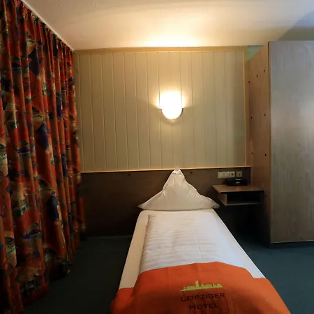 Leipziger - Flughafen Halle Hotell 3*